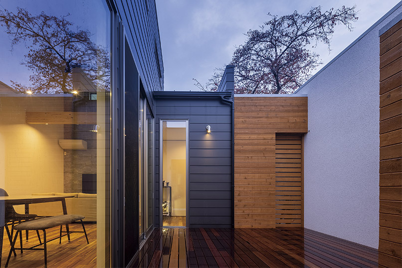 In town～街中に佇む家～